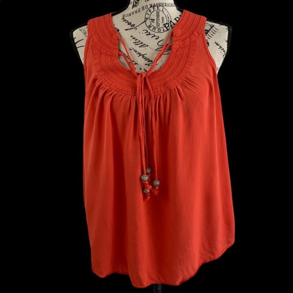 Elle Women's large tank top Blouse